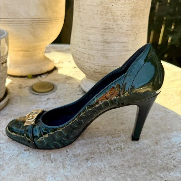 Gucci Dark Green Pumps Heels with Gold Buckle - Picture 5 of 7